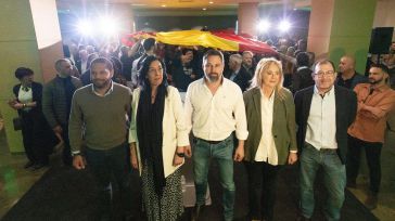 Abascal arremete contra Bildu y el PNV «que se envuelven en la ikurriña» mientras arruinan al País Vasco
