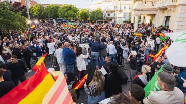 Abascal estalla como nunca y sepulta al PP ante las elecciones catalanas: "Han dicho que van a votar a Illa"