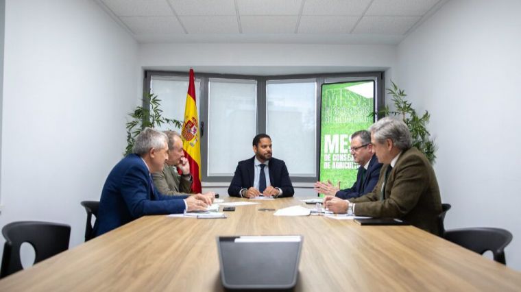 VOX exige acciones frente a la sequía y eliminar los aranceles al coche eléctrico para evitar represalias de China