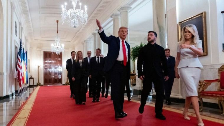 Zelenski agradece a Trump 11 veces en un breve encuentro en la Casa Blanca
