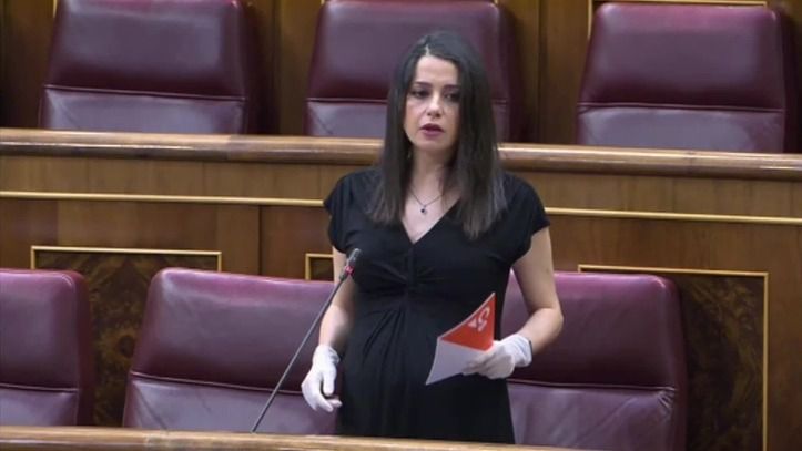 Inés Arrimadas consigue que Pedro Sánchez 'desvincule las ayudas del estado de alarma y prepare un plan B'