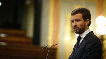 Pablo Casado llama a Pedro Sánchez "pollo sin cabeza" y le espeta: "El Estado no es usted"