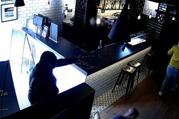 Detenido por intentar asaltar un local de apuestas en Valencia con un cuchillo y un martillo