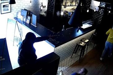 Detenido por intentar asaltar un local de apuestas en Valencia con un cuchillo y un martillo