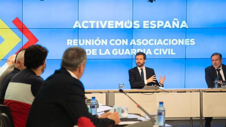 El PP se reúne con 10 asociaciones de la Guardia Civil tras la 'caza de brujas' que se ha llevado por delante a Pérez de los Cobos, Ceña y Santafé