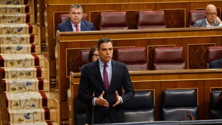 Sánchez se envalentona en el Congreso pese a las querellas criminales y le espeta a Casado que su plan para derrocarle ha fracasado