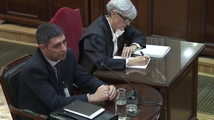El fiscal no da credibilidad al plan de Trapero para detener a Puigdemont