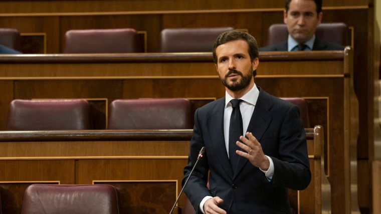 Casado quiere 'potenciar la telemedicina' y encomienda a Ana Pastor negociar con Salvador Illa