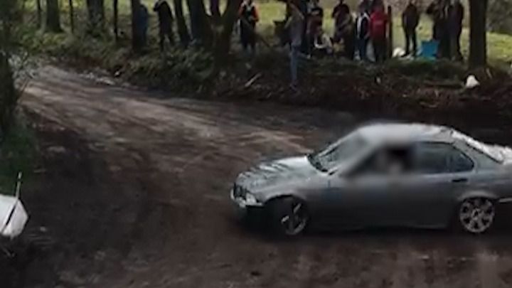 Un joven de 21 años investigado por conducción temeraria en un rally asturiano