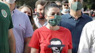 Macarena Olona cara a cara con los 'cachorros de ETA': 