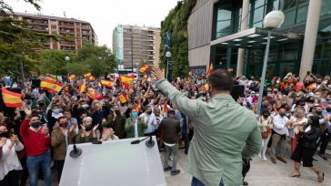 Abascal acusa a Feijóo de haber lanzado un mensaje próximo al nacionalismo