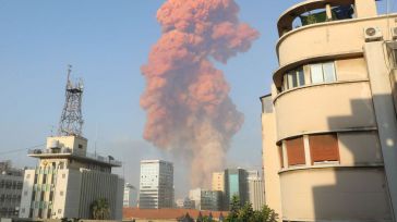 Pánico en Beirut tras una enorme explosión: 