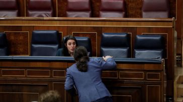 Iglesias y Montero se tragan sus consignas 'rebeldes' de tiempos mejores y terminan en comisaría