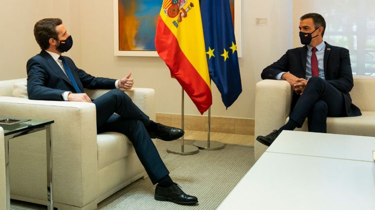 Casado califica de 'insólito' que el presidente del Gobierno filtre conversaciones privadas