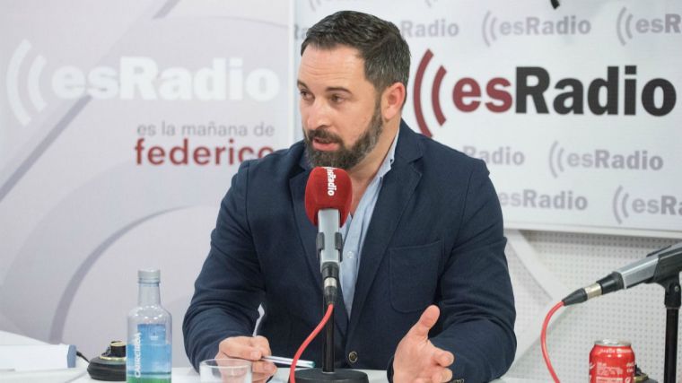 Abascal: 'Han confinado al rey cuando quien tiene que estar confinado es el Gobierno pero en la cárcel'