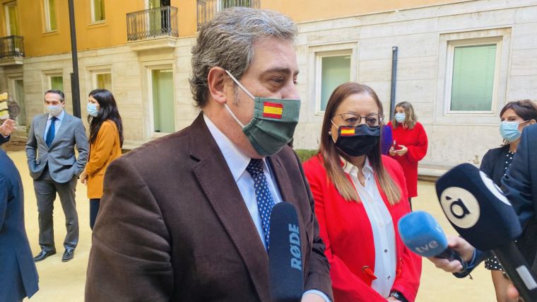 Llanos recuerda a Puig que el Gobierno ya le dio con la puerta en las narices y no será la última