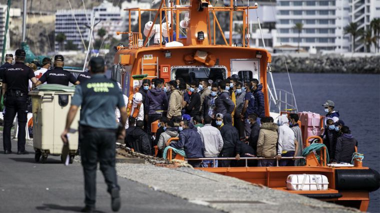 La 'invasión silenciosa' cada vez hace más ruido: 800 inmigrantes llegan a España en menos de 48 horas