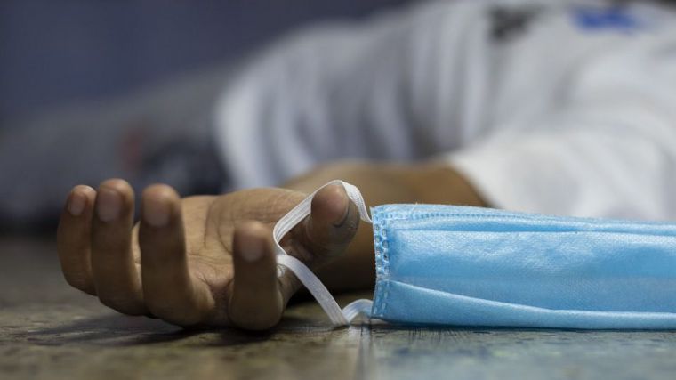 El coronavirus se desata en España: 909 muertes siendo el peor dato de la tercera ola