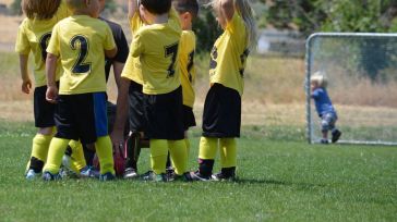 Condenados: Una pelea en el partido de fútbol de sus hijos acaba de la peor forma