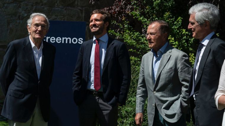 Casado anuncia que tumbará la Ley de Memoria Histórica cuando llegue a La Moncloa