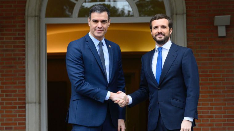 Pablo Casado (PP) y Pedro Sánchez (PSOE)