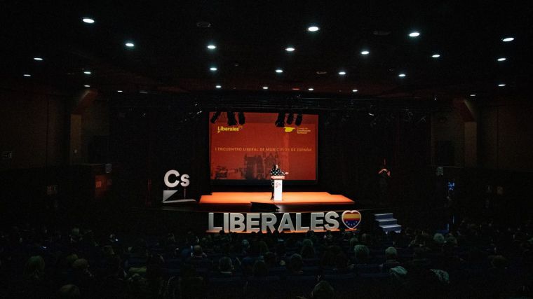 Arrimadas destapa la jugada del PP en Castilla y León: 'Casado necesitaba tapar la victoria de Ayuso por su guerra interna'