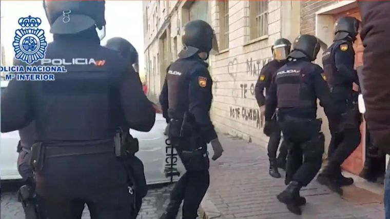 Policía Nacional: Cae una red que explotaba sexualmente a menores de edad en Madrid