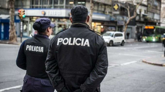 Sucedió en Uruguay: Tres hombres han sido acusados de violar a su propia madre y a sus hermanos