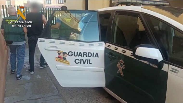 Guardia Civil: Detenido en Almería por incitación a la comisión de atentados terroristas