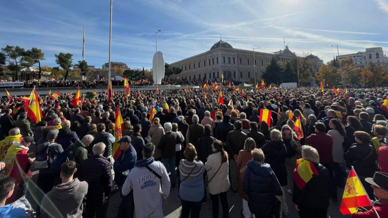 Abascal, al Gobierno: 'No es ninguna víctima, sino el verdugo de millones de españoles'