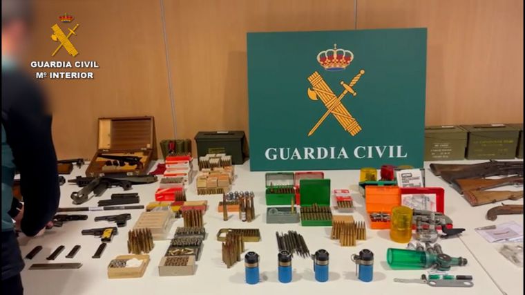 Operación Munich: Hallan 6.760 cartuchos, 21 armas de fuego y 8.6 kilos de pólvora