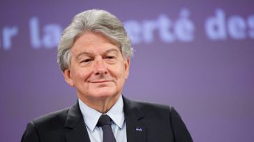 VOX pide reprobar al comisario europeo Thierry Breton por sus amenazas a los coches de combustión