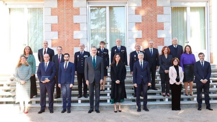 Los Reyes reciben en Zarzuela a la Comisión Nacional para la Conmemoración del Bicentenario de la Policía Nacional