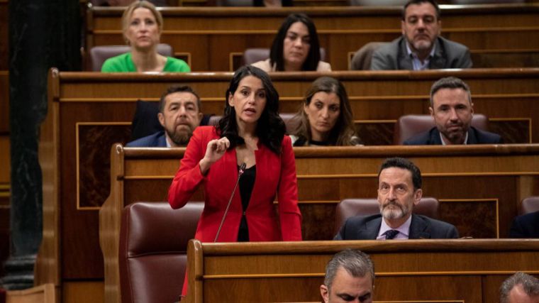 Zasca de Arrimadas a Sánchez: 'No hemos tenido ministros de Sanidad sino candidatos haciendo campaña'