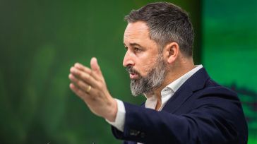 Abascal recuerda a Feijóo que VOX sigue 