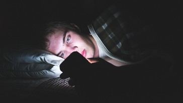 Crisis del sueño: el 77% de los adolescentes en EE. UU. duerme menos de lo recomendado