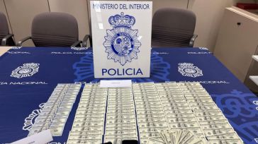 Policía Nacional: Detenidos por introducir en el mercado financiero más de 100.000 dólares falsos