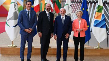 ¿Al rescate?: Líderes mundiales suscriben un manifiesto de apoyo a la candidatura de Pedro Sánchez