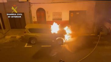 Queman el vehículo particular de un guardia civil en Melilla