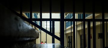 Experta en torturas pide proteger al delincuente: ¿Debería Reino Unido revisar la prisión indefinida por delitos graves?