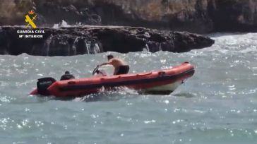 Así rescató la Guardia Civil a un joven que se ahogaba en el mar