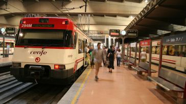 Renfe sigue castigando la venta presencial de billetes en las estaciones