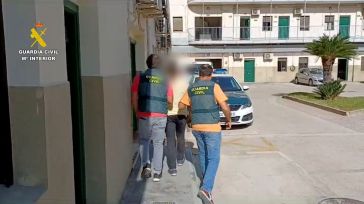 Guardia Civil: 22 detenidos por extorsionar a clientes de páginas de servicios sexuales