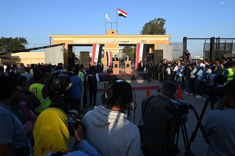 Sánchez y su polémico discurso en el paso de Rafah: 'La violencia sólo conducirá a más violencia'