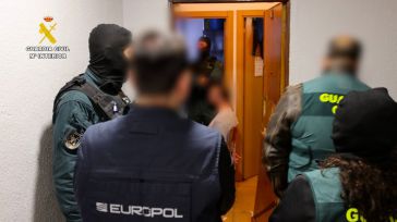 La Guardia Civil detiene en Madrid a un profesor de árabe que captaba a menores para Daesh