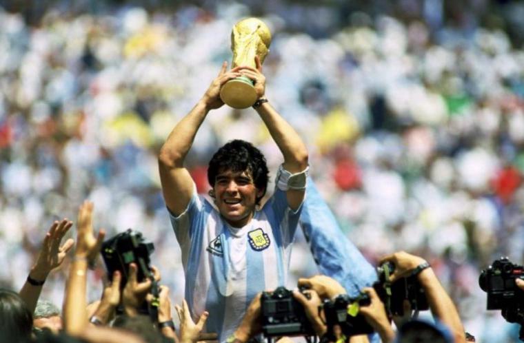 Armando Maradona, fuiste y serás siempre el más grande