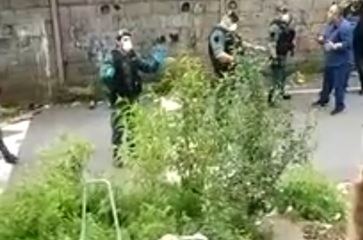 Dos policías heridos tras ser recibidos a pedradas en un poblado de Pontevedra