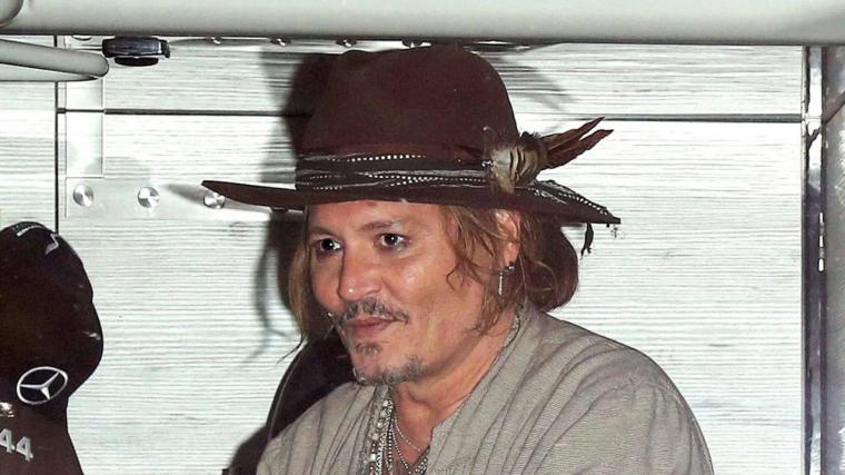 Johnny Depp firma un acuerdo de fragancias masculinas de 20 millones de dólares con Dior