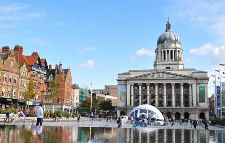 Nottingham se halla inmersa en apuros económicos y se declara en quiebra