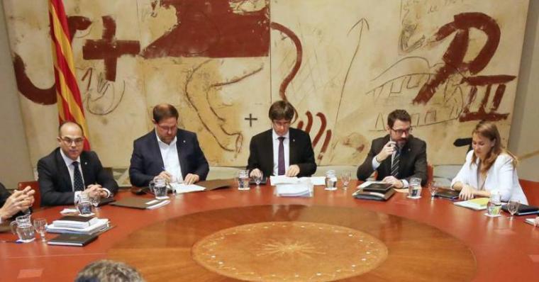 Cisma en el separatismo catalán: Puigdemont utiliza el lanzamiento de su libro para señalar a ERC como traidores
